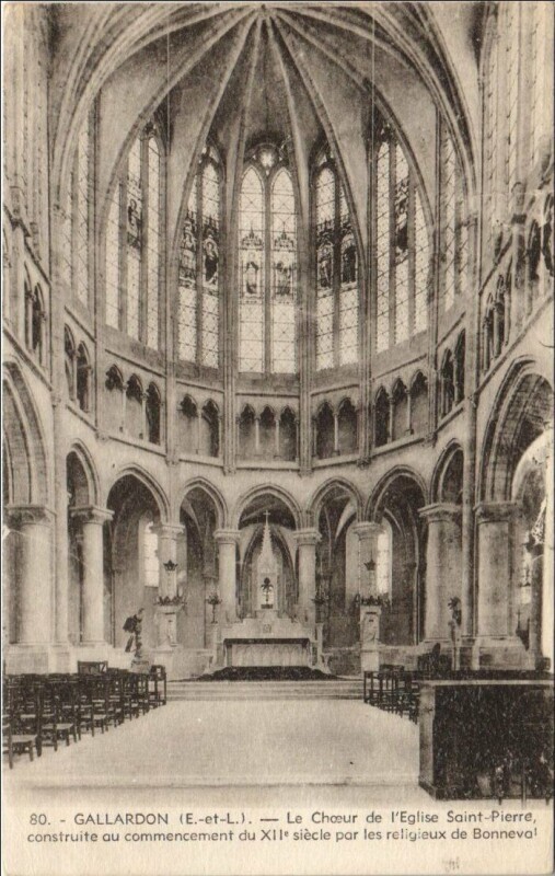 Carte postale ancienne Gallardon Le Choeur de l'Eglise Saint-Pierre à Gallardon