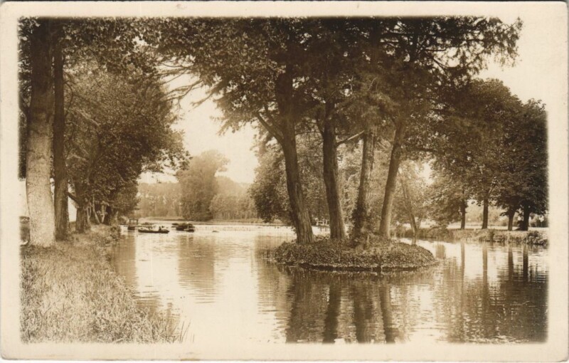 Carte postale ancienne Chateau d'Anet L'Ile des Cygnes France