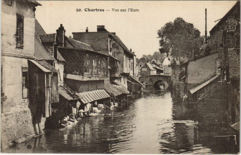 Carte postale ancienne Chartres Vue sur l'Eure France à Chartres