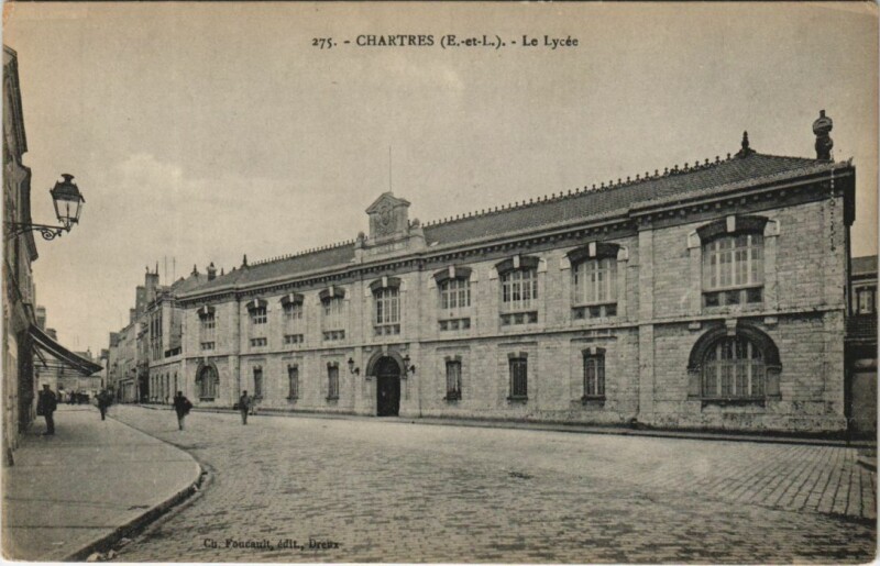 Carte postale ancienne Chartres Le Lycee France à Chartres