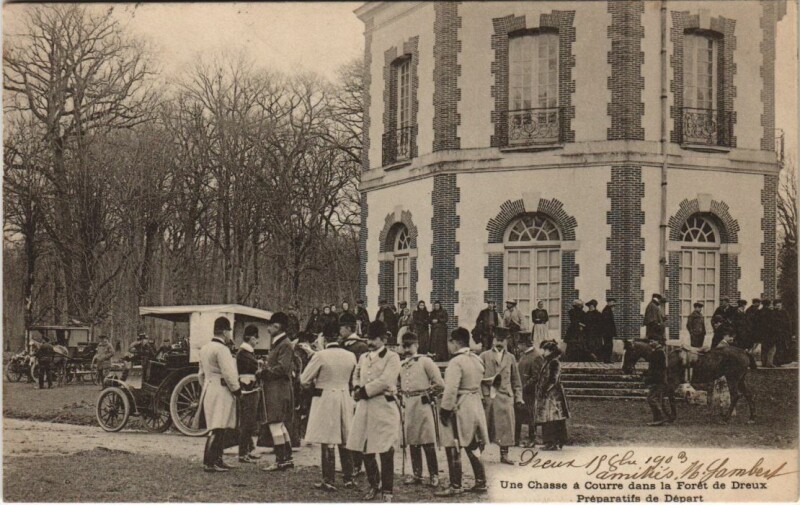 Carte postale ancienne Dreux Une Chasse a Courre dans la Foret France à Dreux