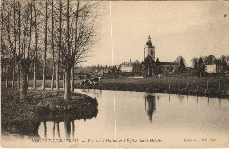 Carte postale ancienne Nogent-le-Rotrou Vue sur l'Huisne et l'Eglise France à Nogent-le-Rotrou