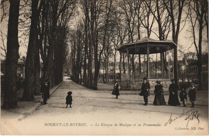 Carte postale ancienne Nogent-le-Rotrou Le Kiosque de Musique France à Nogent-le-Rotrou