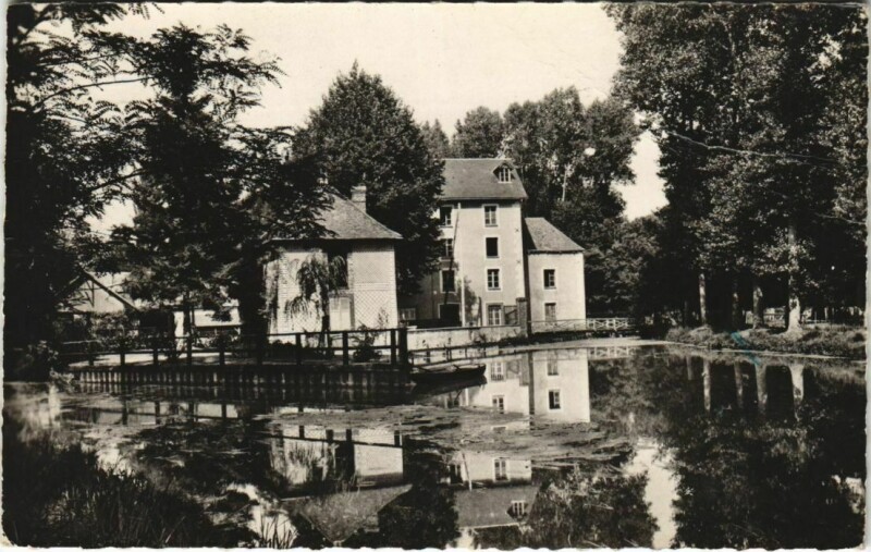 Carte postale ancienne St Prest Moulin de la Villette France