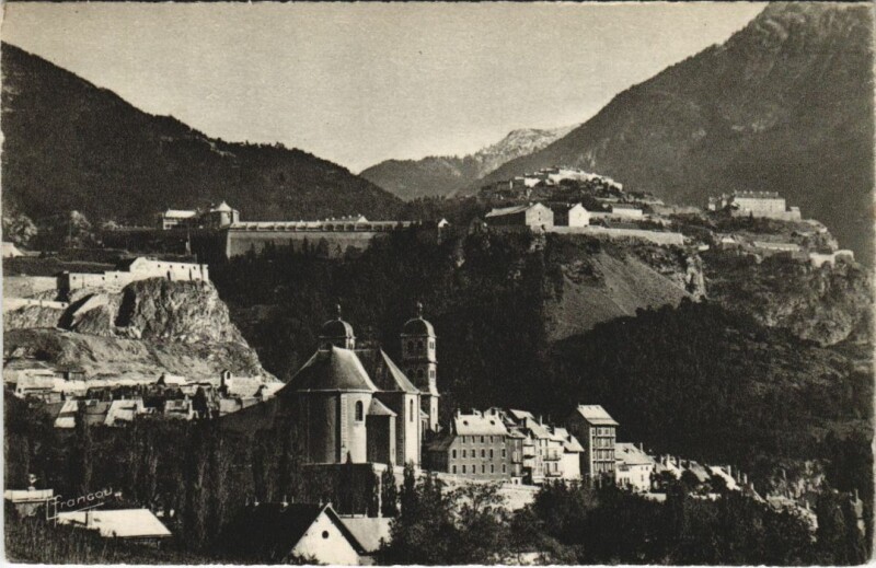 Carte postale ancienne Briancon et les Forts France