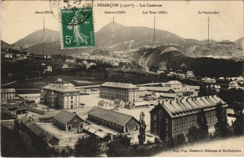 Carte postale ancienne Briancon Les Casernes France