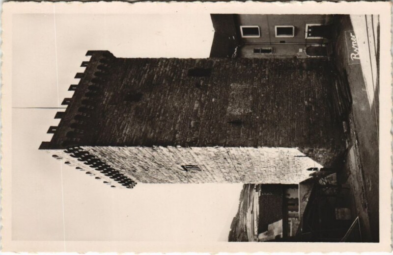 Carte postale ancienne Embrun La Tour Brune France à Embrun