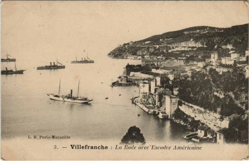 Carte postale ancienne Villefranche - La Rade avec Escadre Americaine Ships