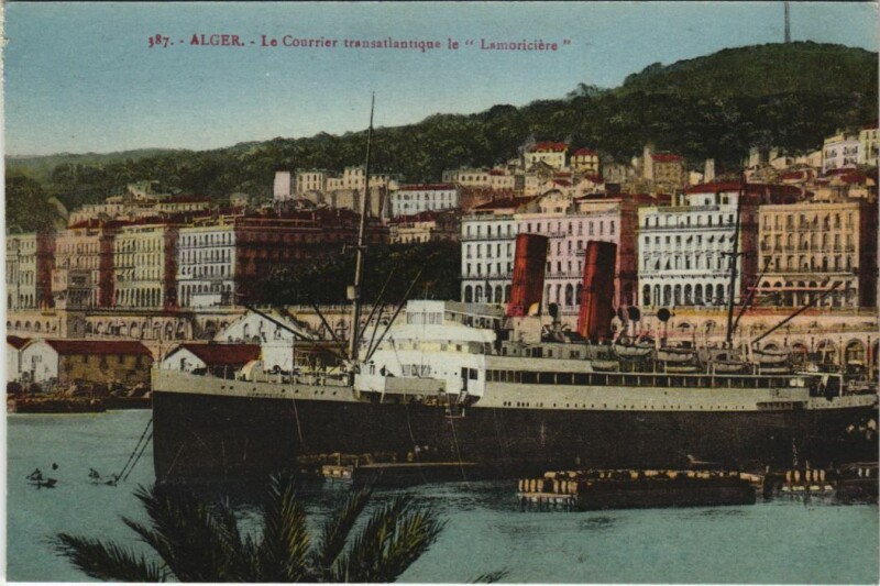 Carte postale ancienne Alger - Le Courrier Transatlantique le Lamoriciere Ships