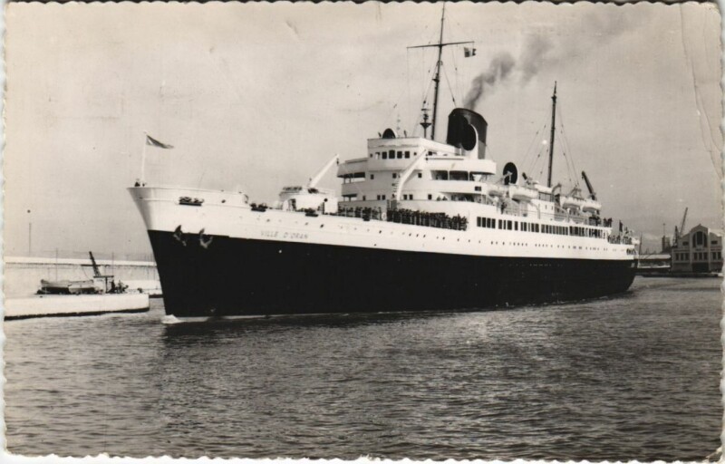 Carte postale ancienne Ville d'Oran - Cie Gle Transatlantique Ships