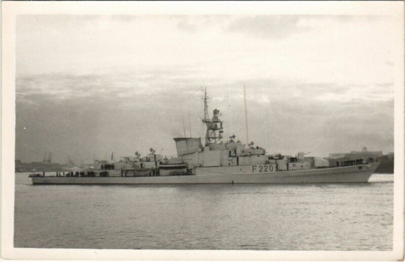 Carte postale ancienne Warship Ships