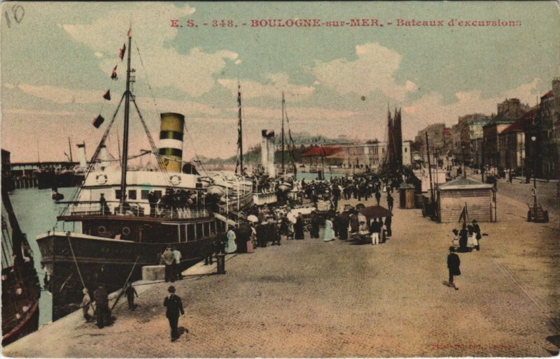 Carte postale ancienne Boulogne-sur-Mer - Bateaux d'Excursion Ships