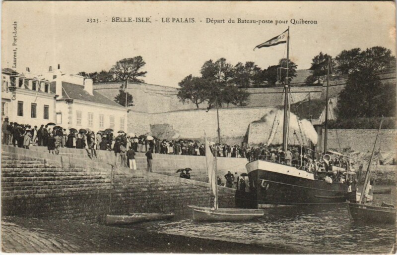 Carte postale ancienne Belle-Isle - Le Palais - Depart du Bateau-Poste Ships