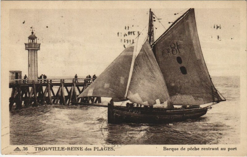 Carte postale ancienne Trouville-Reine des Plages - Barque de Peche Ships