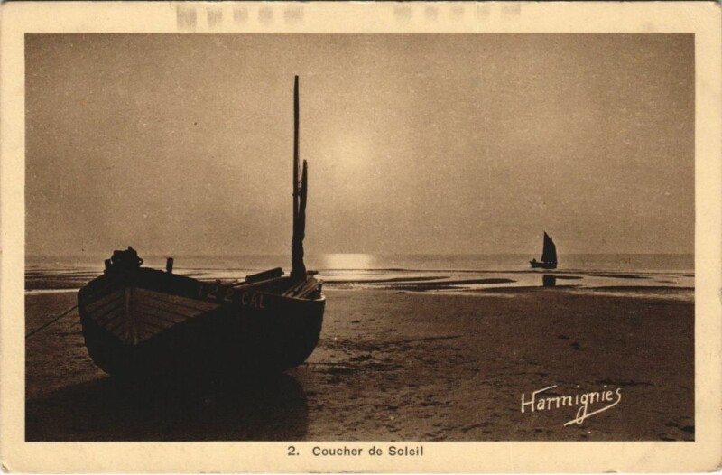 Carte postale ancienne Boat on the Shore - Coucher de Soleil Ships