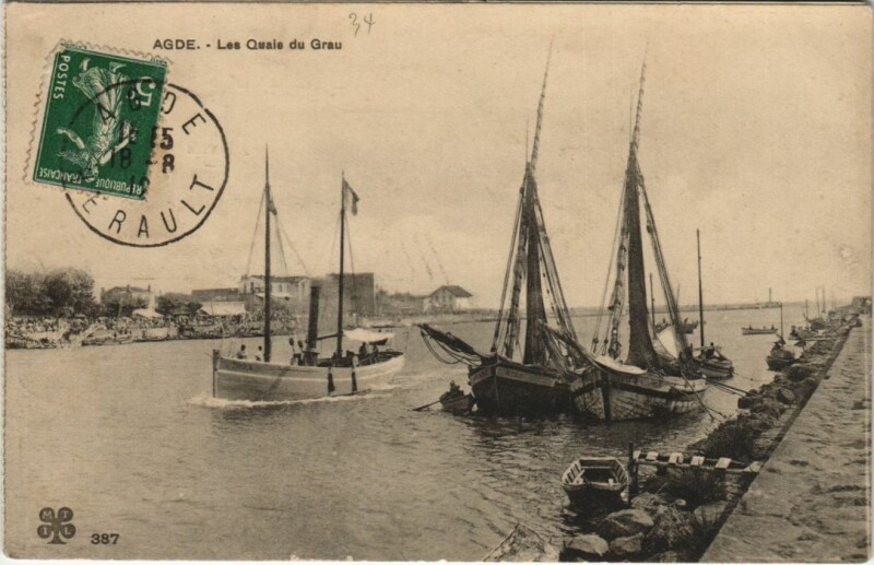 Carte postale ancienne Agde - Les Quais du Grau Ships