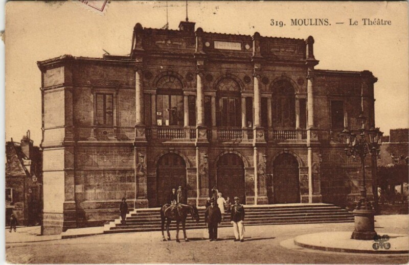 Carte postale ancienne Moulins Le Theatre à Moulins