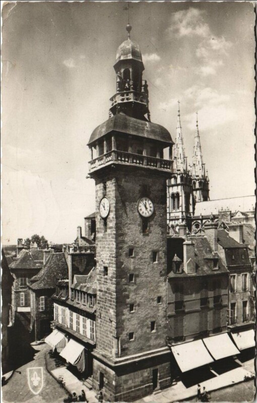 Carte postale ancienne Moulins Jacquemart et Fleches de la Cathedrale à Moulins