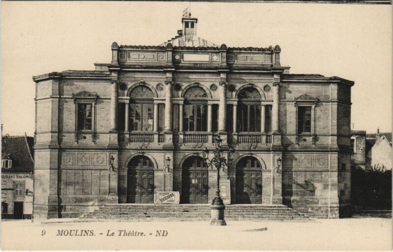 Carte postale ancienne Moulins Le Theatre à Moulins