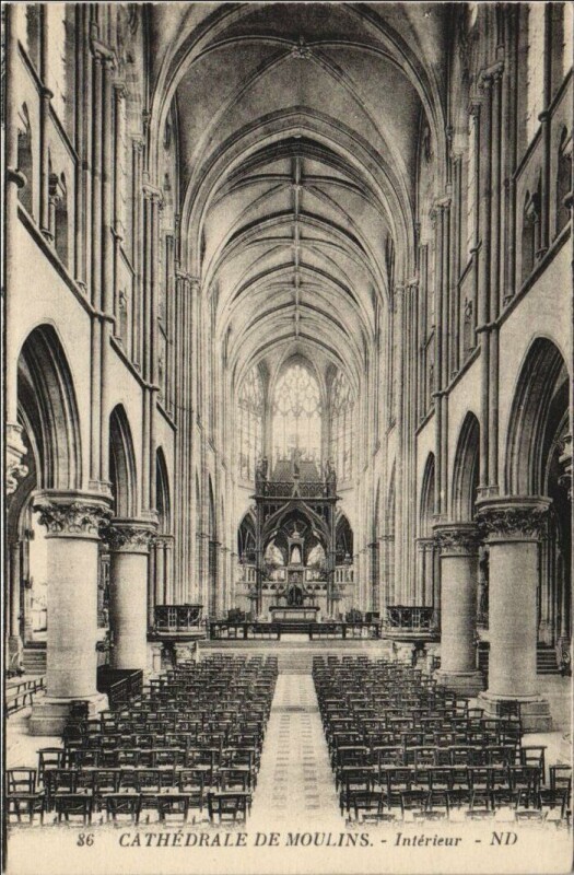 Carte postale ancienne Moulins Interieur de la Cathedrale à Moulins
