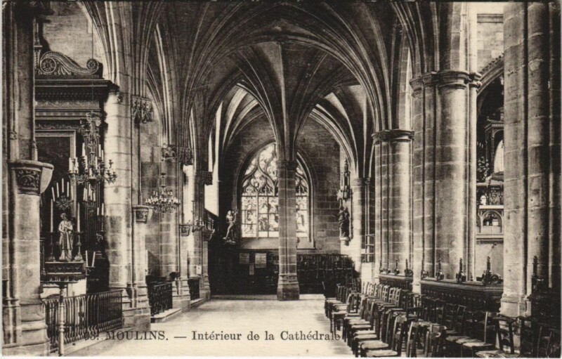 Carte postale ancienne Moulins Interieur de la Cathedrale à Moulins
