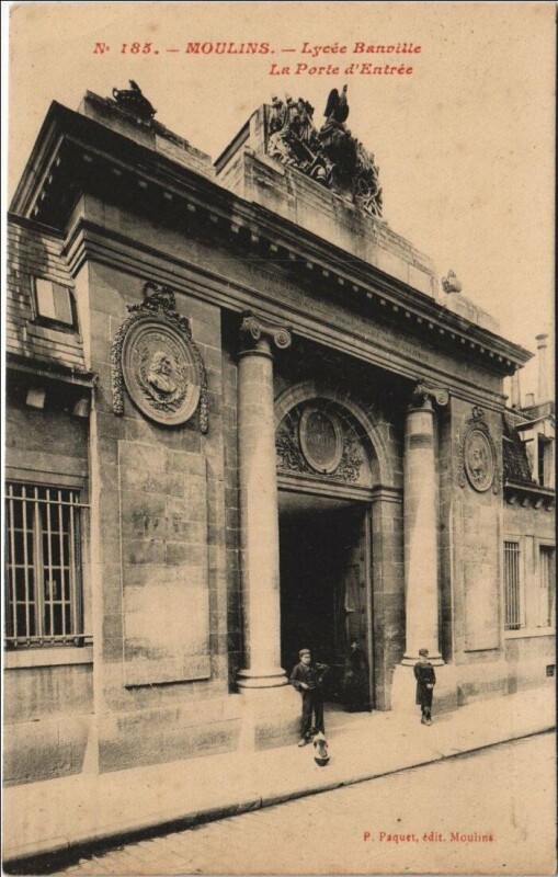 Carte postale ancienne Moulins Lycee Banville, Porte d'Entree à Moulins