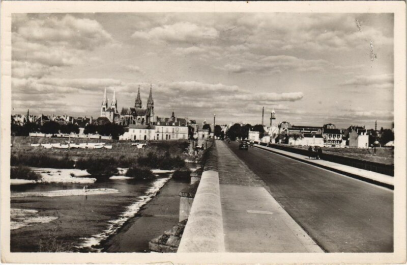 Carte postale ancienne Moulins vue generale à Moulins