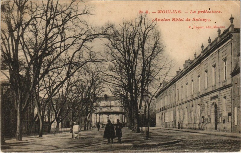 Carte postale ancienne Moulins La Prefecture à Moulins