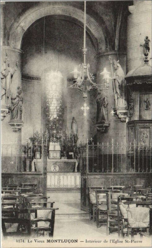 Carte postale ancienne Montlucon Interieur de l'Eglise Saint-Pierre