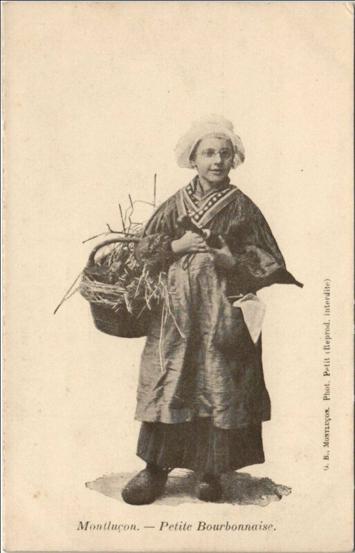 Carte postale ancienne Montlucon Petite Bourbonnaise