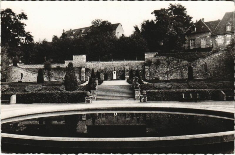 Carte postale ancienne Montlucon Le jardins Wilson
