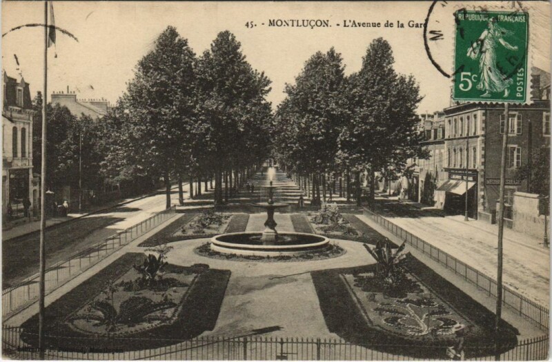 Carte postale ancienne Montlucon Avenue de la Gare