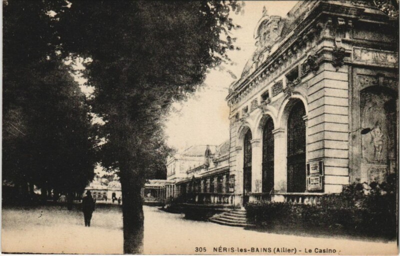 Carte postale ancienne Neris les Bains Le Casino