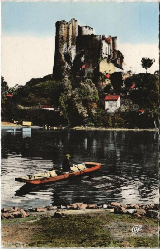Carte postale ancienne Bourbon-l'Archambault Le Chateau à Bourbon-l'Archambault