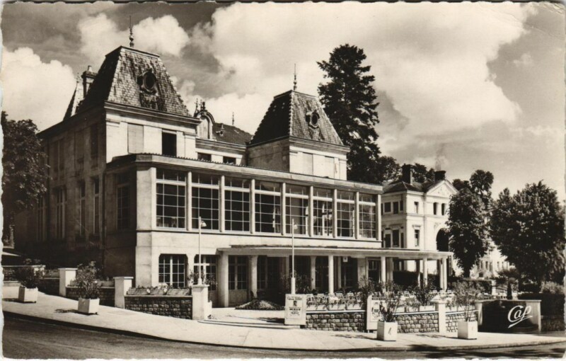 Carte postale ancienne Bourbon-l'Archambault Le Casino à Bourbon-l'Archambault
