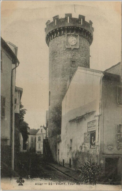 Carte postale ancienne Vichy Tour de l'Horloge à Vichy