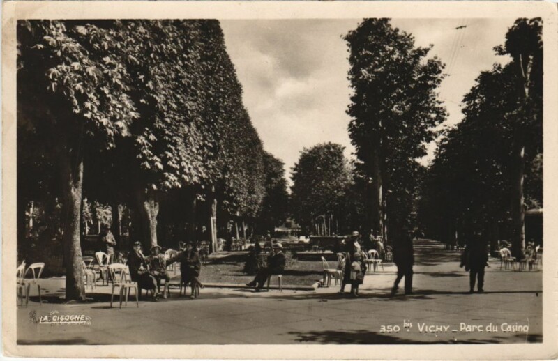 Carte postale ancienne Vichy Parc du Casino à Vichy