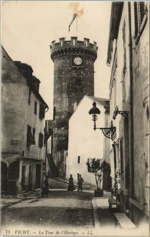 Carte postale ancienne Vichy Tour de l'Horloge à Vichy