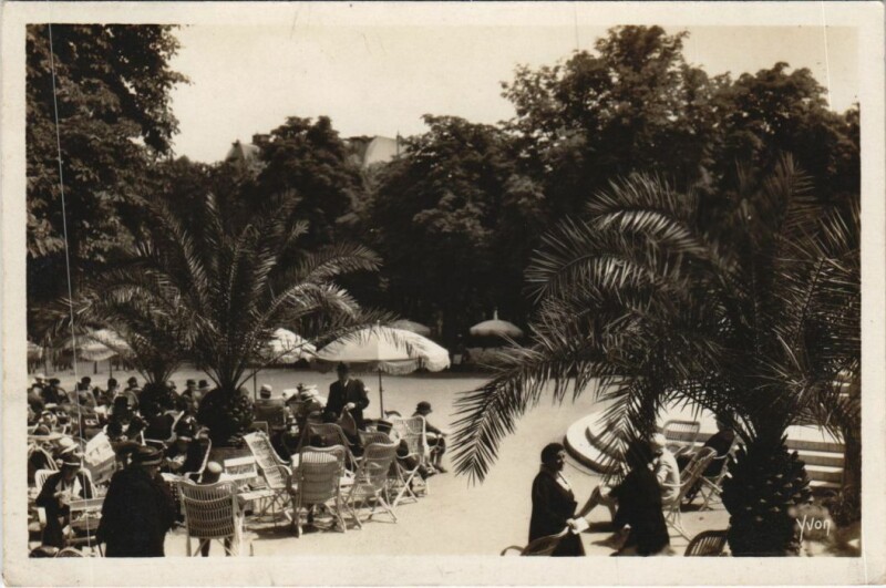 Carte postale ancienne Vichy Les jardins du Casino à Vichy