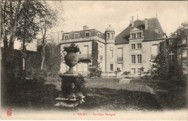 Carte postale ancienne Vichy Pavillon Sevigne à Vichy