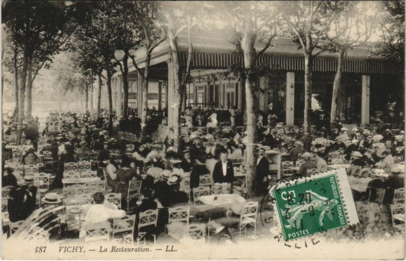 Carte postale ancienne Vichy La Restauration à Vichy
