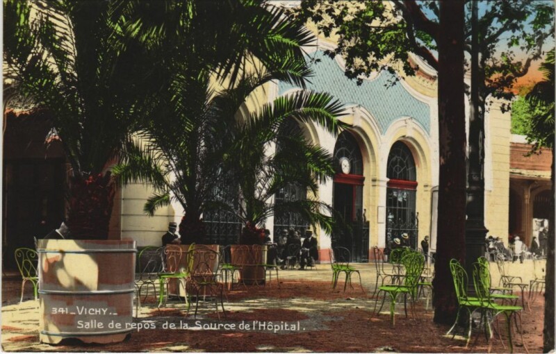 Carte postale ancienne Vichy Salle de repos de la Source de l'Hopital à Vichy