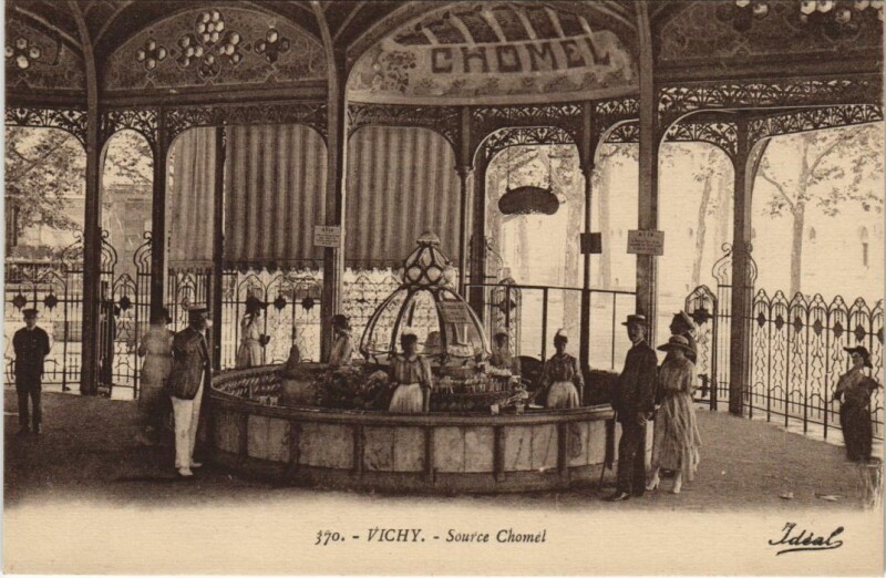 Carte postale ancienne Vichy Source Chomel à Vichy