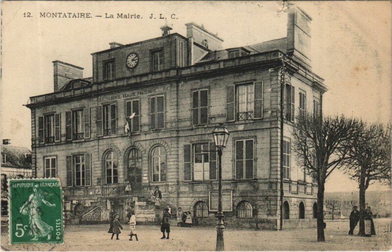 Carte postale ancienne Montataire La Mairie à Montataire