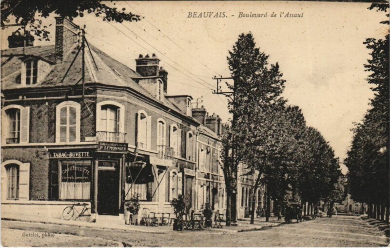 Carte postale ancienne Beauvais Boulevard de l'Assaut à Beauvais