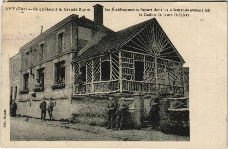 Carte postale ancienne Amy Village Scene