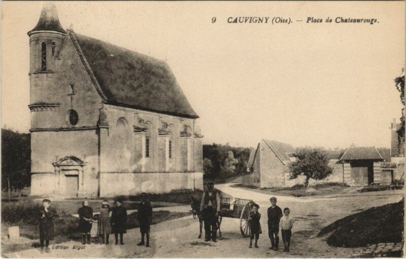 Carte postale ancienne Cauvigny Place de Chateaurouge à Cauvigny