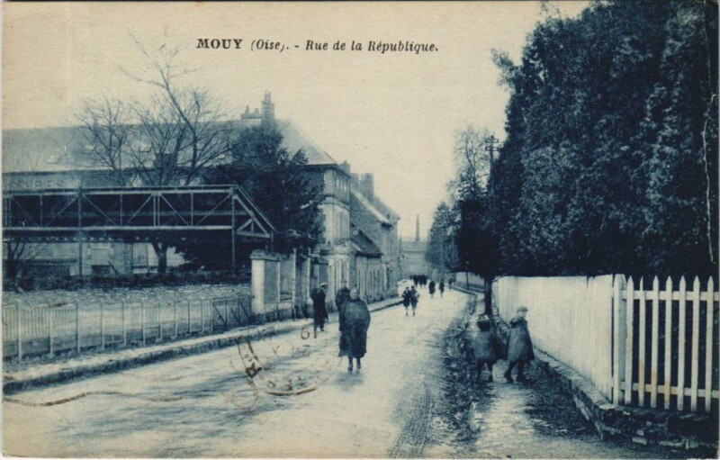 Carte postale ancienne Mouy Coincourt - Rue de la Republique