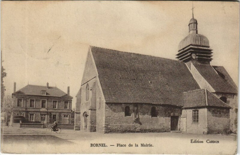 Carte postale ancienne Bornel Place de la Mairie à Bornel