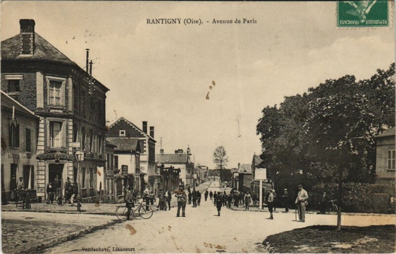 Carte postale ancienne Rantigny Avenue de Paris à Rantigny